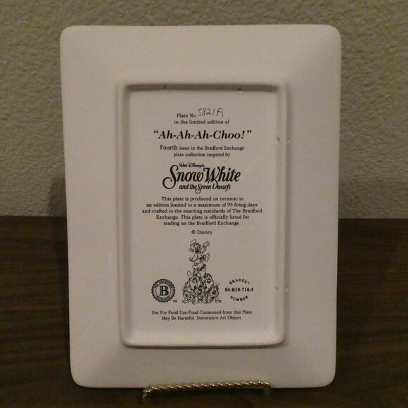 Snow White and the Seven Dwarfs “AH-AH-AH-CHOO!” Collector’s Plate - Picture 5 of 6